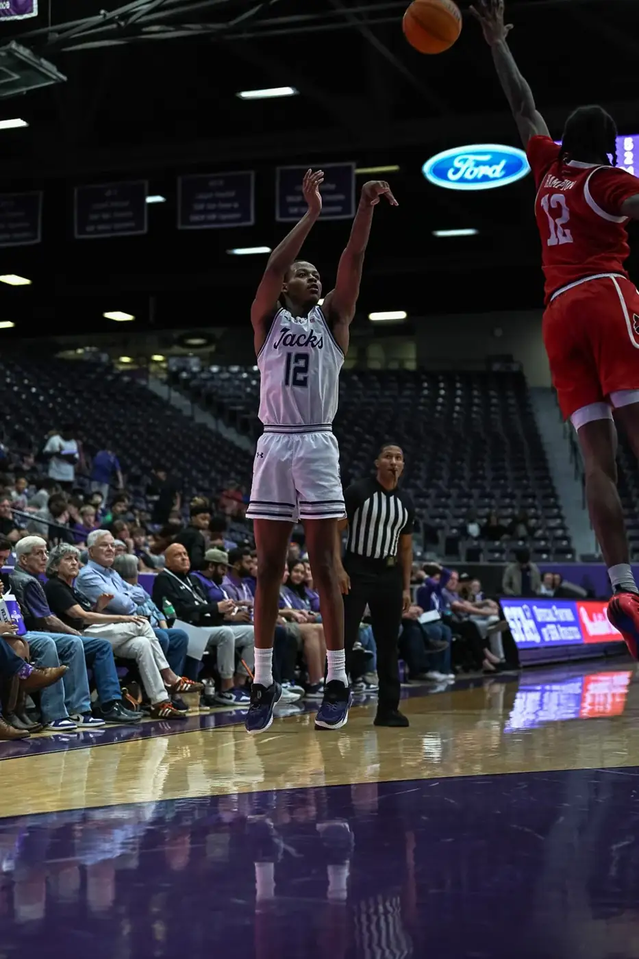 SFA basketball — jump shot